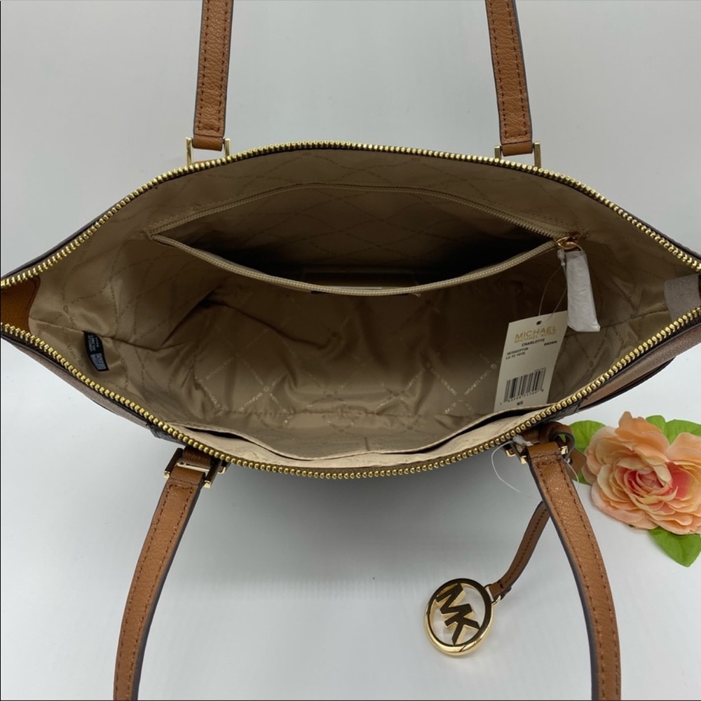 MICHAEL KORS CHARLOTTE LG TZ TOTE BROWN - Picture 12 of 15